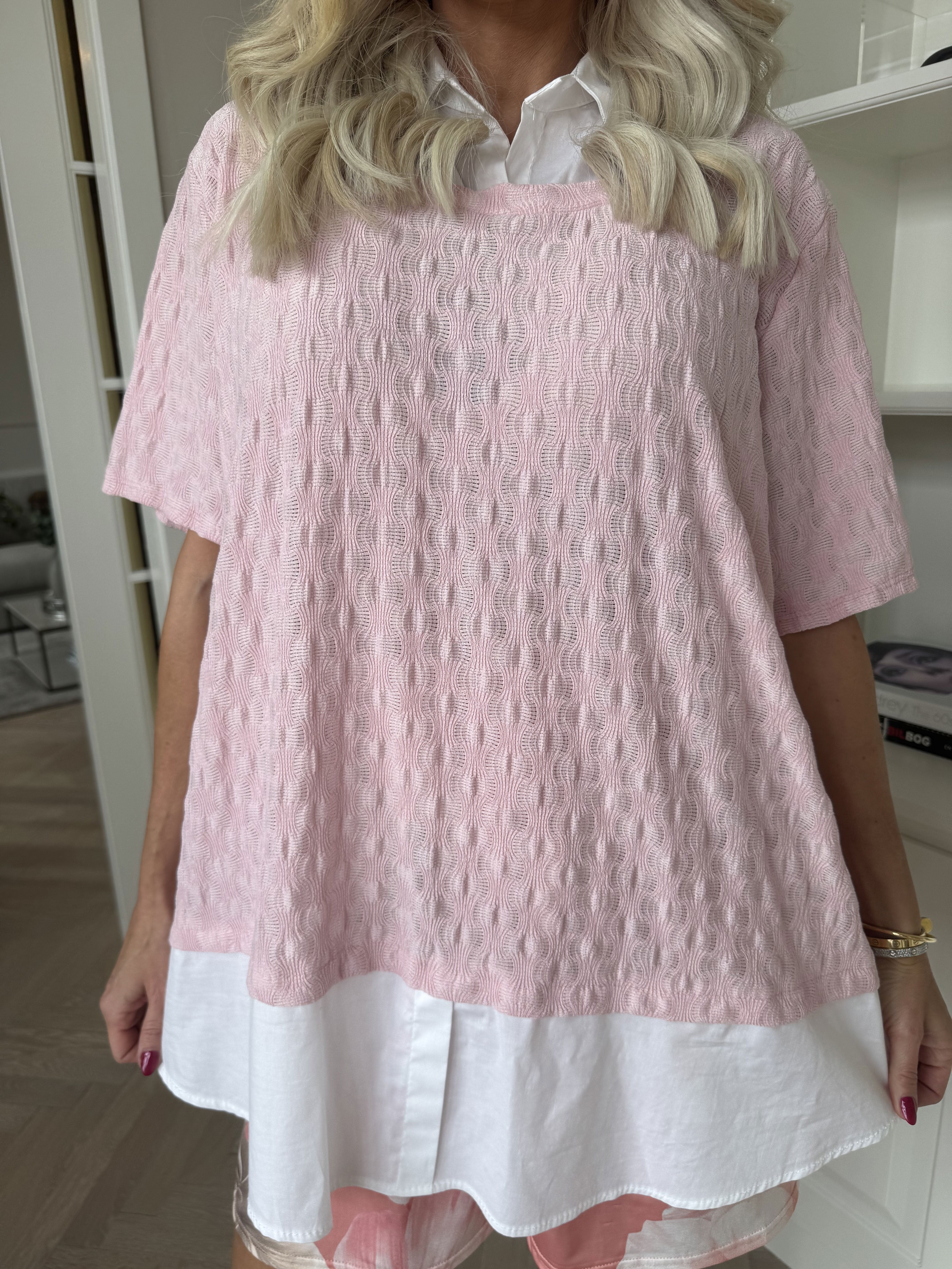 Shandel - Sød stretchy bluse med skjortedetaljer
